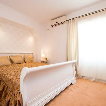 Studio Savin - Aviatiei * Bucharest