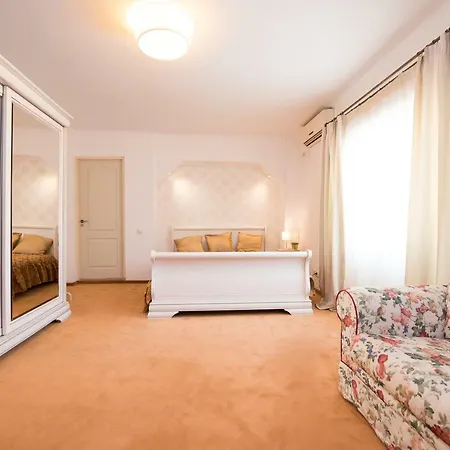 Studio Savin - Aviatiei * Bucharest